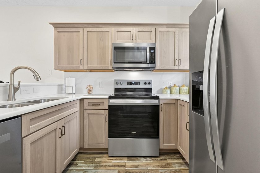 Welcome to Unit 409 at Carolina Keyes, a sought-after - photo 10