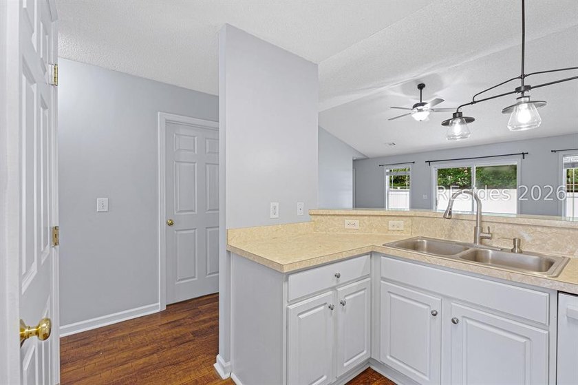 Welcome home to this beautiful 1,600-square-foot, single-level - photo 18