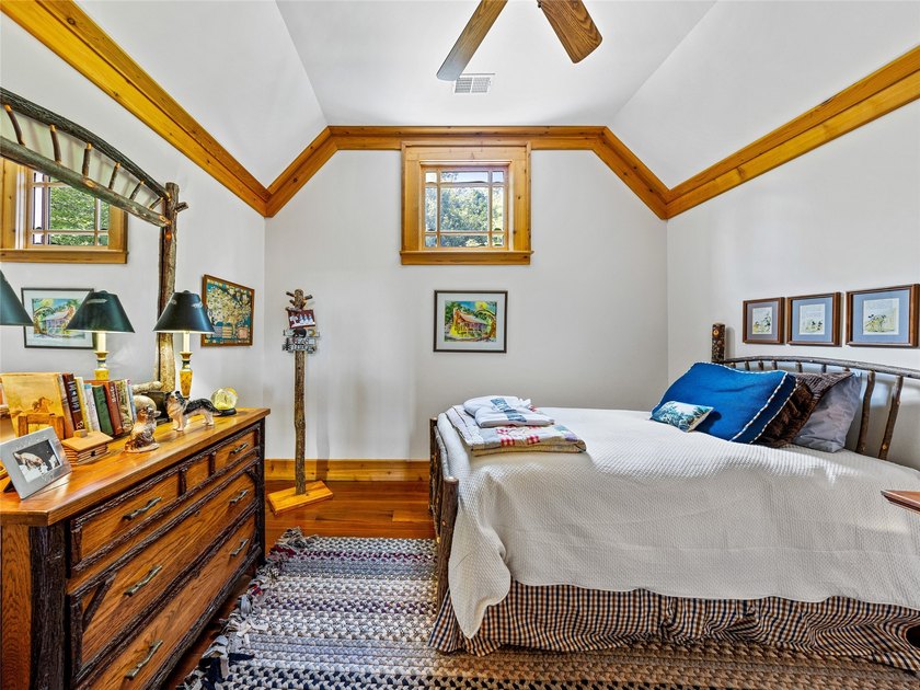 Best Mountain Views in Lake Toxaway! Experience refined mountain - photo 29