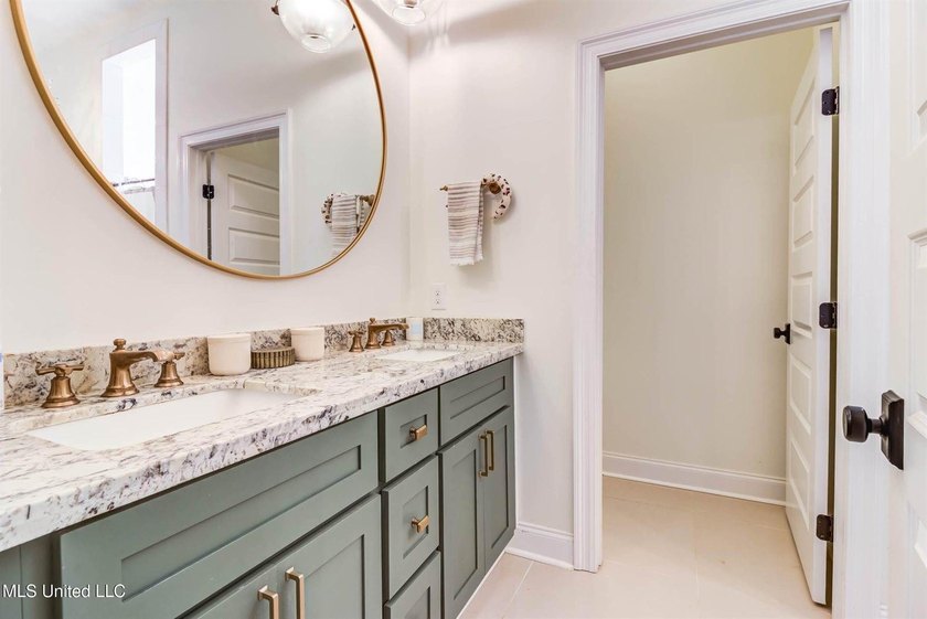 This home was the 2020 St Jude home built by Elliott Homes - photo 31
