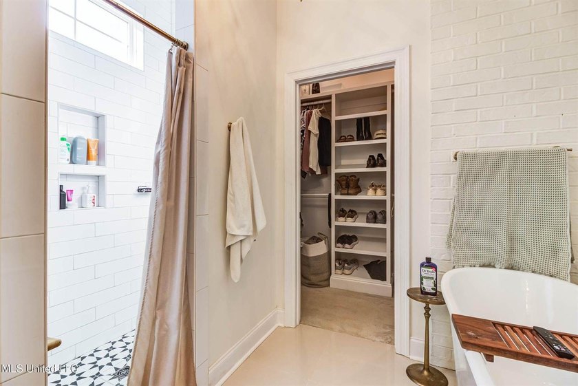 This home was the 2020 St Jude home built by Elliott Homes - photo 33