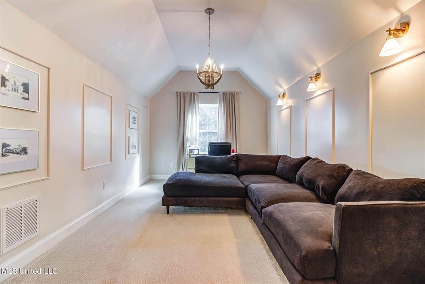This home was the 2020 St Jude home built by Elliott Homes - photo 43