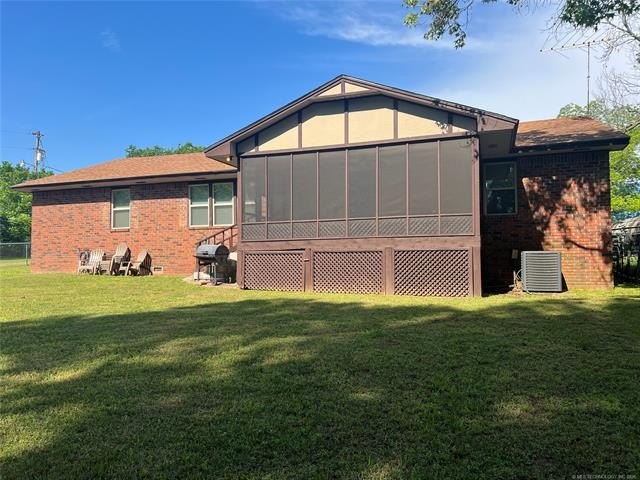 Fully Furnished Lake Area Home - Move-In Ready! Don't miss this - photo 5