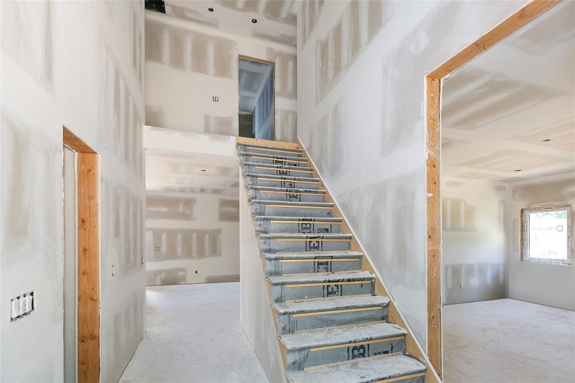 Stunning New Construction in West Babylon, NY. Discover the - photo 5