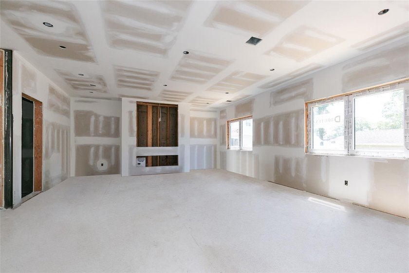 Stunning New Construction in West Babylon, NY. Discover the - photo 8