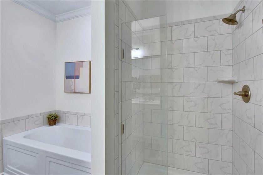 An amazing opportunity to own an updated unit with a DOUBLE - photo 22