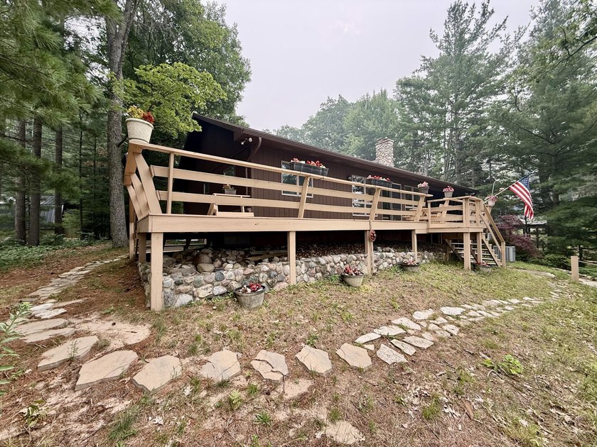 Dreaming of lakefront living? This comfortable ranch home with - photo 44