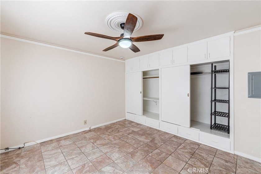 Welcome Home to 100 Cerritos Ave, where retro charm and Long - photo 14