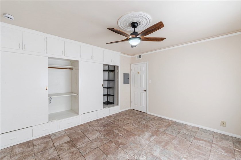Welcome Home to 100 Cerritos Ave, where retro charm and Long - photo 15