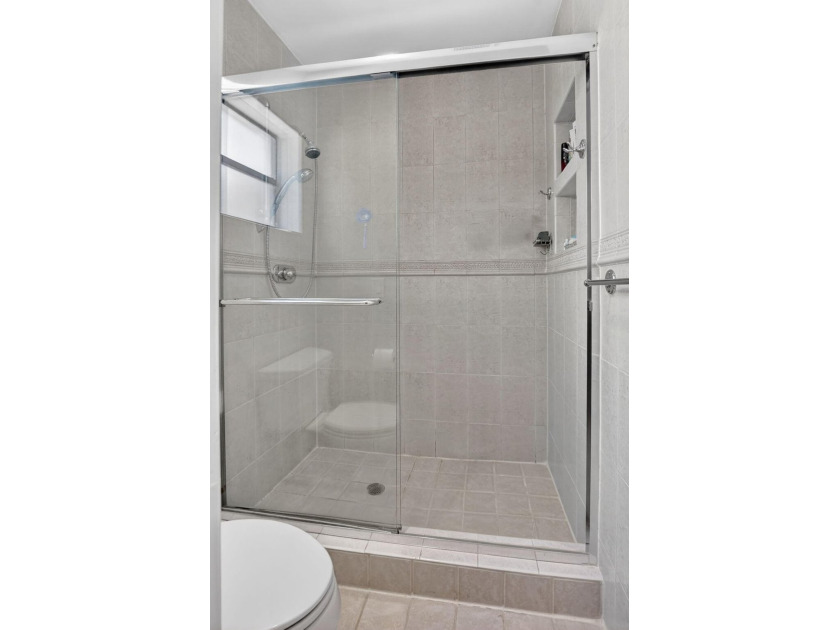 Stunning Boca Raton townhome offering exceptional space &amp; value - photo 18
