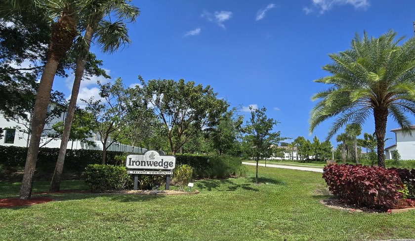 Stunning Boca Raton townhome offering exceptional space &amp; value - photo 21