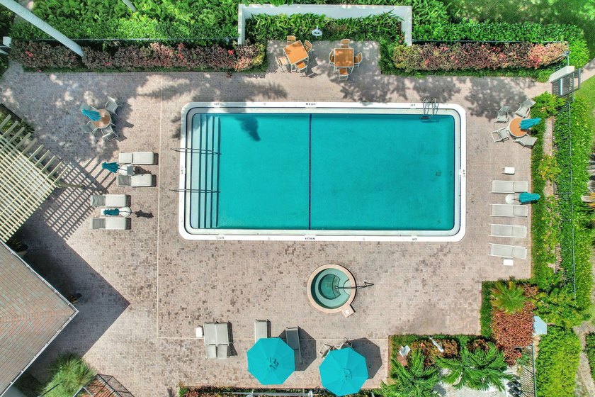 Stunning Boca Raton townhome offering exceptional space &amp; value - photo 25