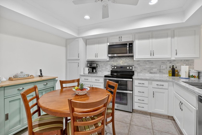 Stunning Boca Raton townhome offering exceptional space &amp; value - photo 31
