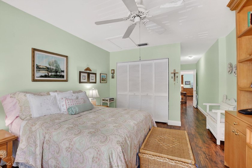Stunning Boca Raton townhome offering exceptional space &amp; value - photo 45