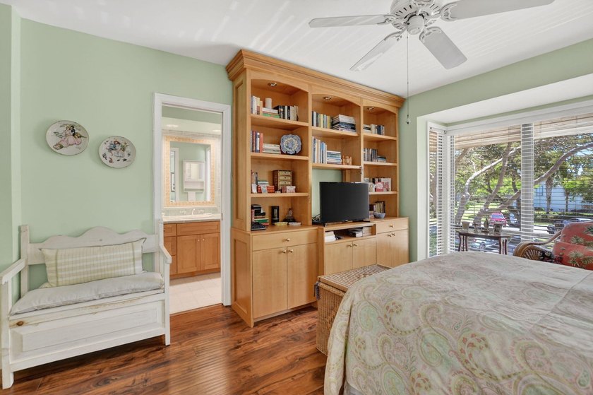 Stunning Boca Raton townhome offering exceptional space &amp; value - photo 46