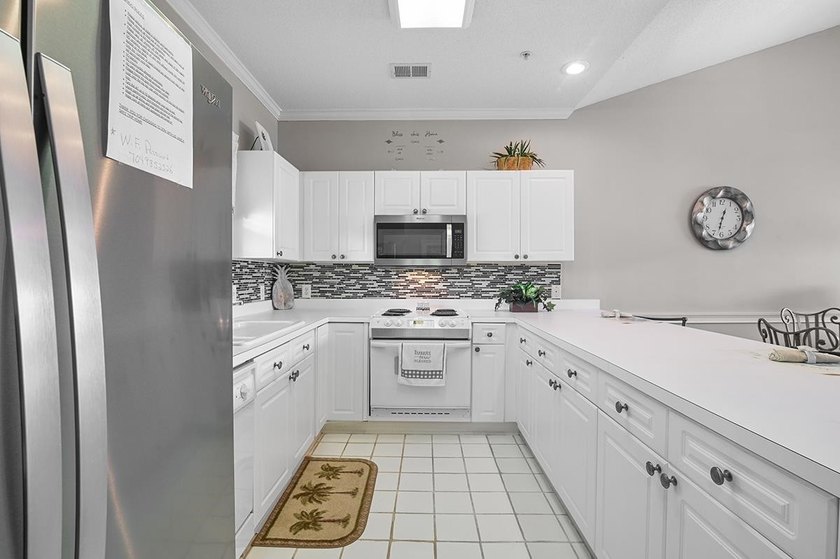 Welcome to this beautifully maintained 2-bedroom, 2-bathroom - photo 6