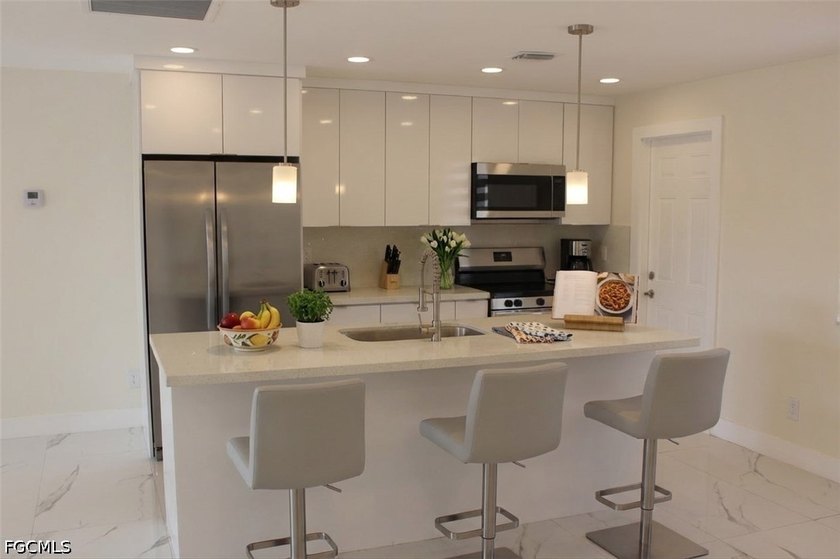 Property features 3 large bedrooms, 2 supper spacious bathrooms - photo 8
