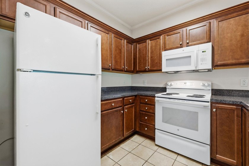 Welcome to easy living in this 2-bedroom, 2-bathroom - photo 13