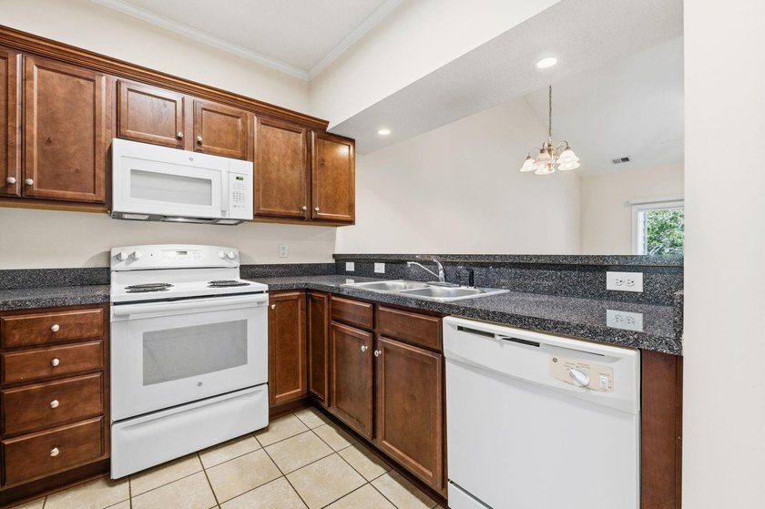 Welcome to easy living in this 2-bedroom, 2-bathroom - photo 14