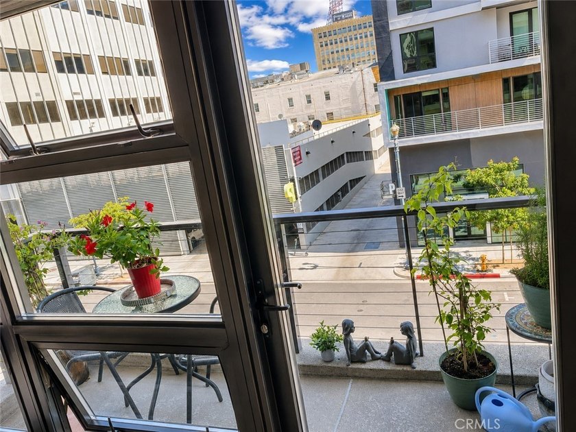 Your Own Gated Parking Space and Indoor Washer &amp; Dryer Included! - photo 2