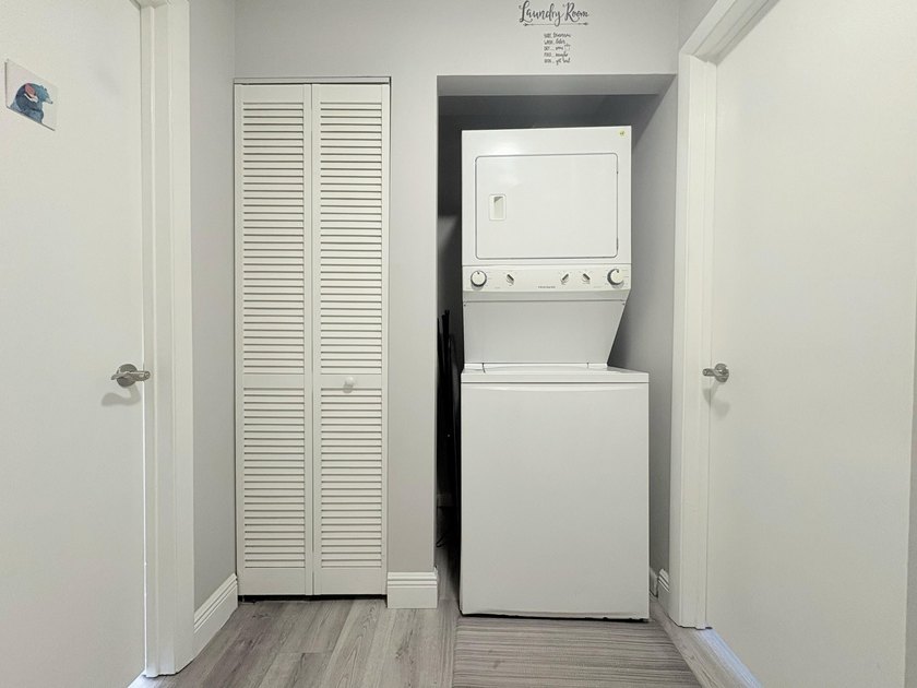 Welcome to this inviting 2-bedroom, 1.5-bath townhouse located - photo 23