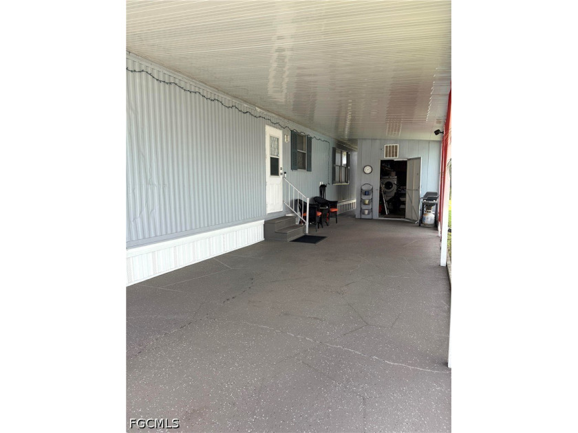 Well-maintained 2-bedroom, 2-bath manufactured home in desirable - photo 3