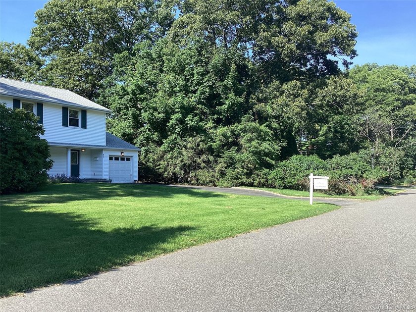 Come see this Move in Ready Colonial and call it your home! - photo 2