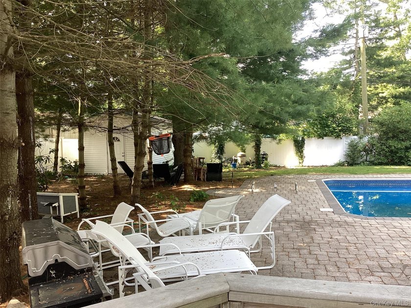 Come see this Move in Ready Colonial and call it your home! - photo 9
