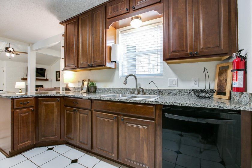 Welcome home to this beautifully updated 4-bedroom, 2-bathroom - photo 11