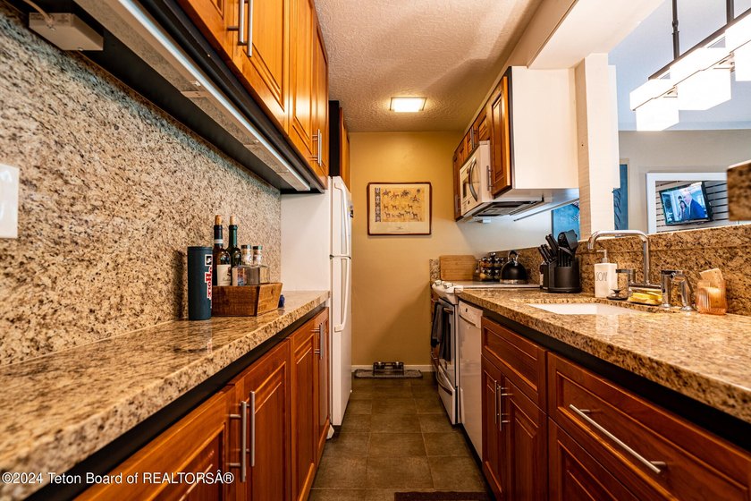 This 1 bedroom condo, completely remodeled in the past 8 years - photo 11