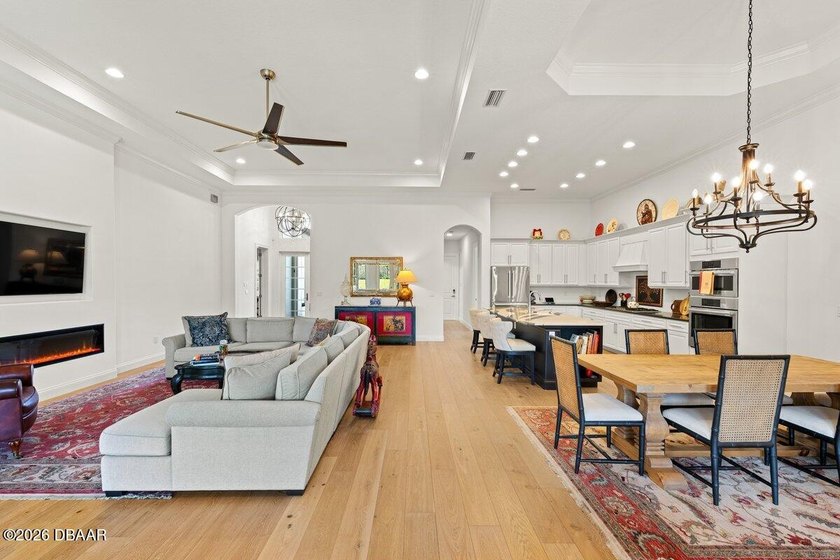 Welcome to 38 Lionspaw Grand, an immaculate Kargar Custom Home - photo 14