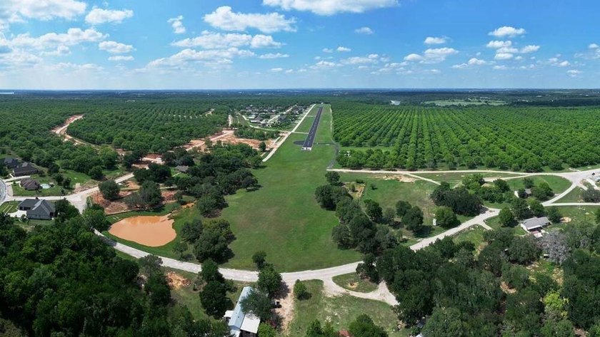Build your dream home in the highly sought after airpark - photo 14