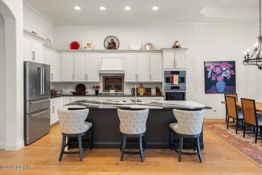 Welcome to 38 Lionspaw Grand, an immaculate Kargar Custom Home - photo 15