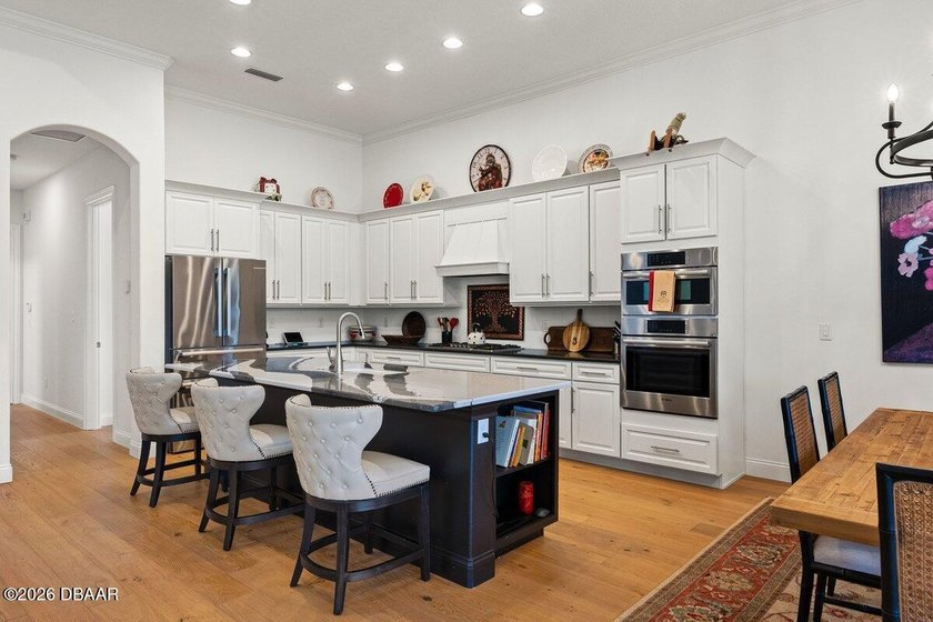 Welcome to 38 Lionspaw Grand, an immaculate Kargar Custom Home - photo 16