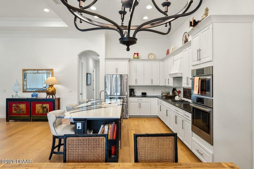 Welcome to 38 Lionspaw Grand, an immaculate Kargar Custom Home - photo 19