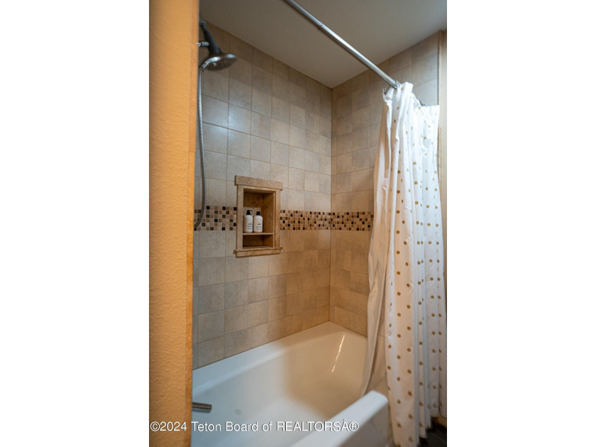 This 1 bedroom condo, completely remodeled in the past 8 years - photo 21