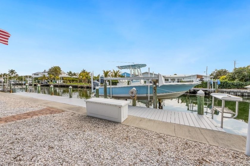 Welcome to your slice of island living in the heart of Holmes - photo 22