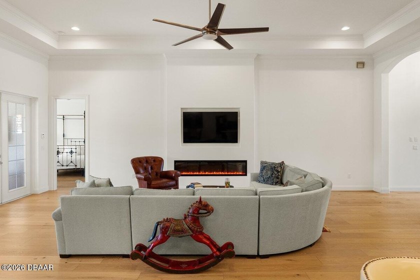 Welcome to 38 Lionspaw Grand, an immaculate Kargar Custom Home - photo 24