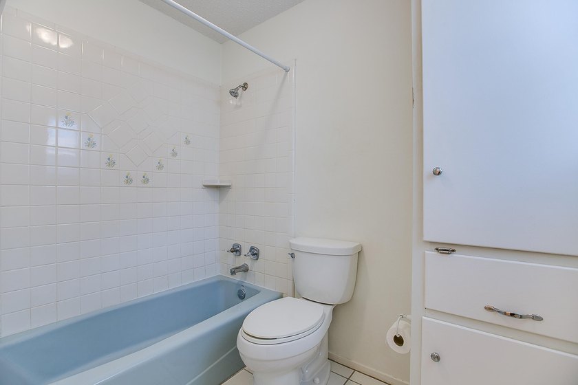 Welcome home to this beautifully updated 4-bedroom, 2-bathroom - photo 24
