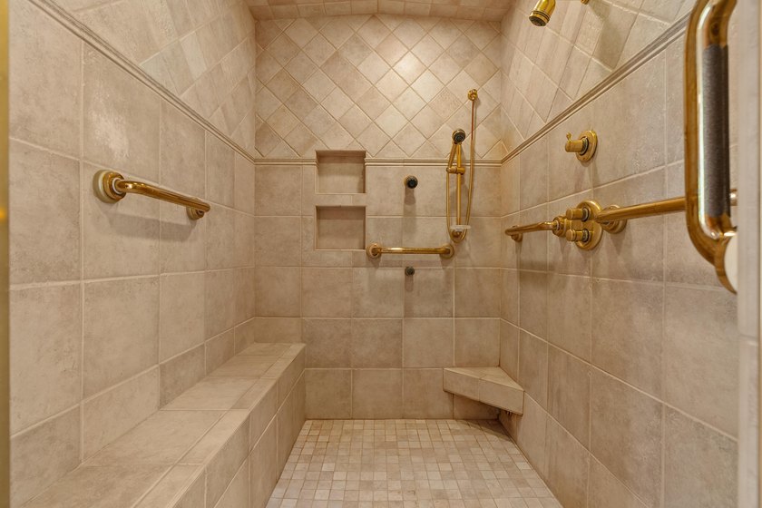 A Lakefront Legacy Estate - 225' Private Shoreline | 1.9 Acres | - photo 25