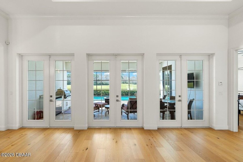 Welcome to 38 Lionspaw Grand, an immaculate Kargar Custom Home - photo 26