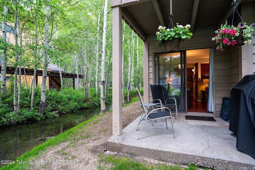 This 1 bedroom condo, completely remodeled in the past 8 years - photo 28