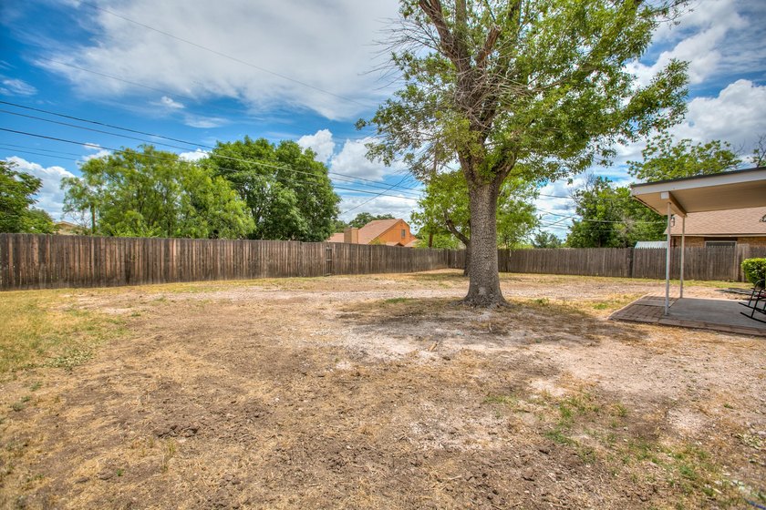 Welcome home to this beautifully updated 4-bedroom, 2-bathroom - photo 32