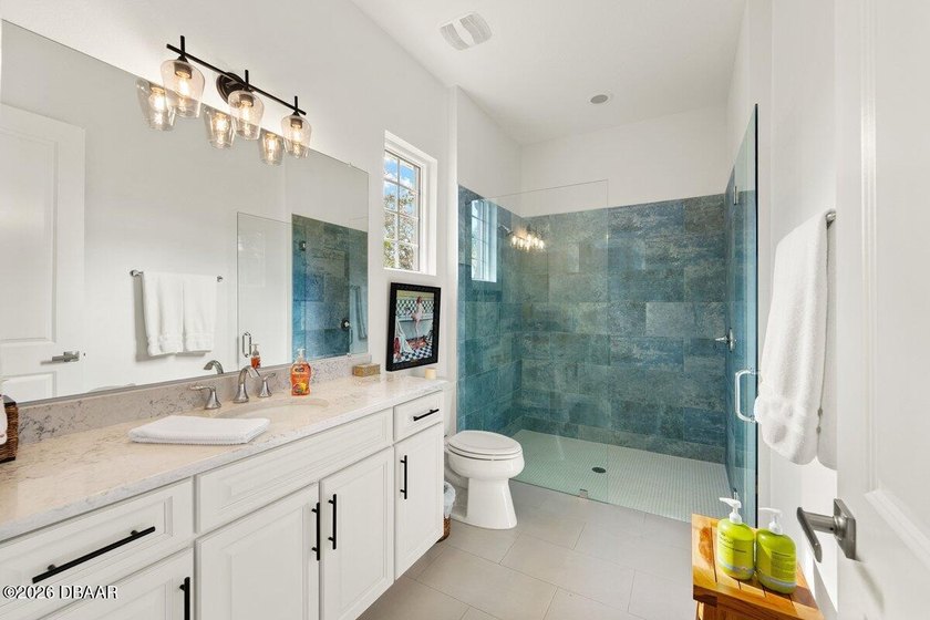 Welcome to 38 Lionspaw Grand, an immaculate Kargar Custom Home - photo 46