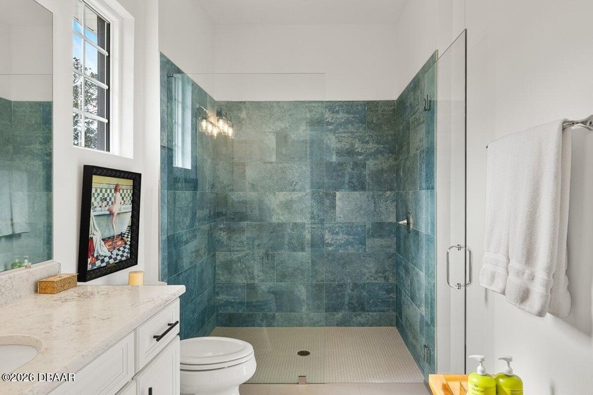 Welcome to 38 Lionspaw Grand, an immaculate Kargar Custom Home - photo 47