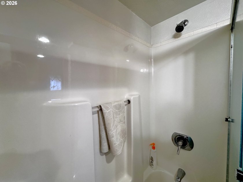 Turnkey Ocean View Cabin - Updated, Income-Producing &amp; Steps to - photo 27