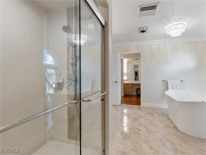 Nestled on a sprawling corner lot in Old Fort Myers, this - photo 31