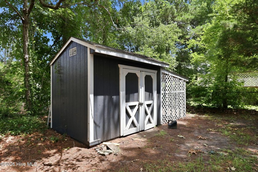 Welcome home to this charming 3-bedroom, 2-bath residence - photo 31