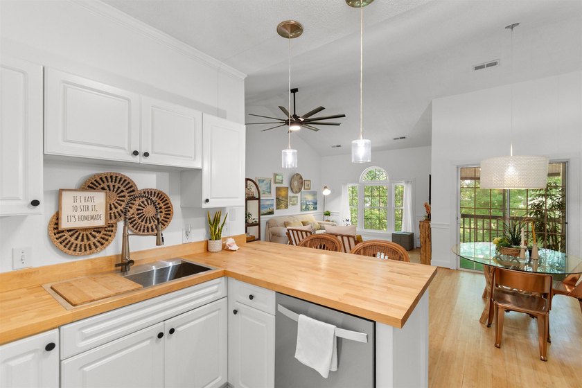 CHECK OUT THIS AMAZING UNIT on ARROWHEAD GOLF COURSE IN - photo 9