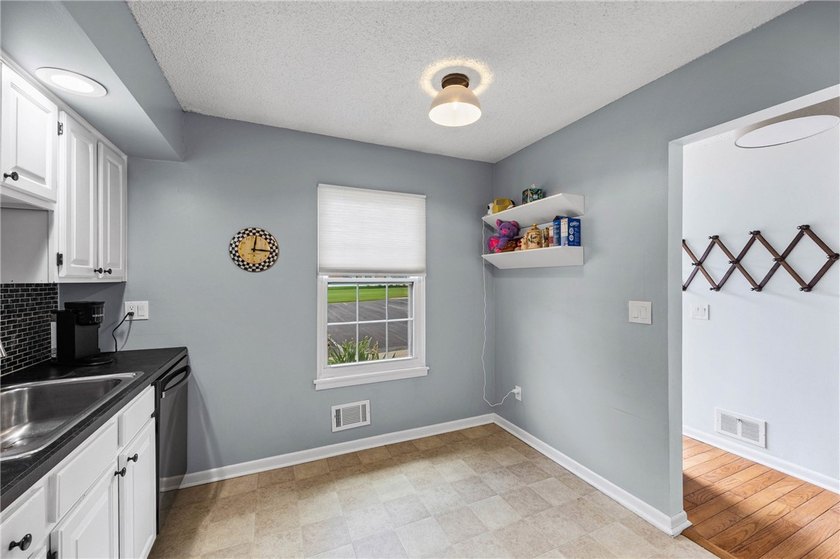 Brighton welcomes you home to this beautifully updated end-unit - photo 21